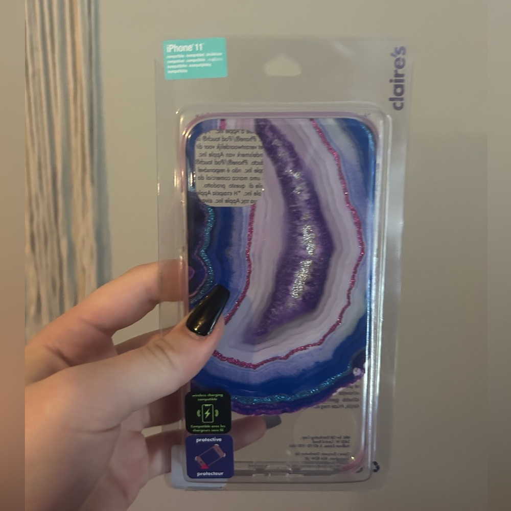 Claire’s Glittery Geode iPhone 11 Case NWT 🩷💜💙🩵